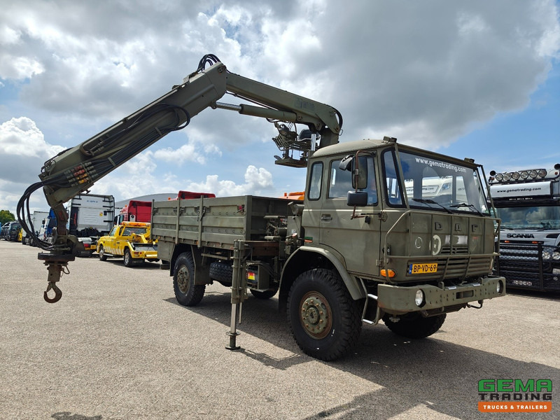 DAF YAK 4440 4x4 Dagcabine Euro0 - Open Laadbak 4.17m - Hiab 965/75 - Rotator - Ringfeder - Trekhaak - Platós teherautó, Darus autó: 4 kép. DAF YAK 4440 4x4 Dagcabine Euro0 - Open Laadbak 4.17m - Hiab 965/75 - Rotator - Ringfeder - Trekhaak - Platós teherautó, Darus autó: 4 kép.