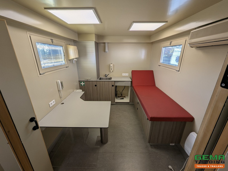 Latre OPF/1SA/19/00 1-Assige KantoorTrailer / MobileHome - Airco's - Toilet - Generator - Standkachel - 11/2025APK - Félpótkocsi: 3 kép. Latre OPF/1SA/19/00 1-Assige KantoorTrailer / MobileHome - Airco's - Toilet - Generator - Standkachel - 11/2025APK - Félpótkocsi: 3 kép.
