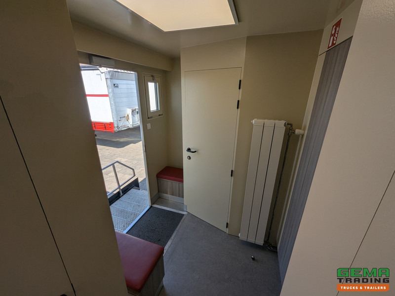 Latre OPF/1SA/19/00 1-Assige KantoorTrailer / MobileHome - Airco's - Toilet - Generator - Standkachel - 11/2025APK - Félpótkocsi: 5 kép. Latre OPF/1SA/19/00 1-Assige KantoorTrailer / MobileHome - Airco's - Toilet - Generator - Standkachel - 11/2025APK - Félpótkocsi: 5 kép.