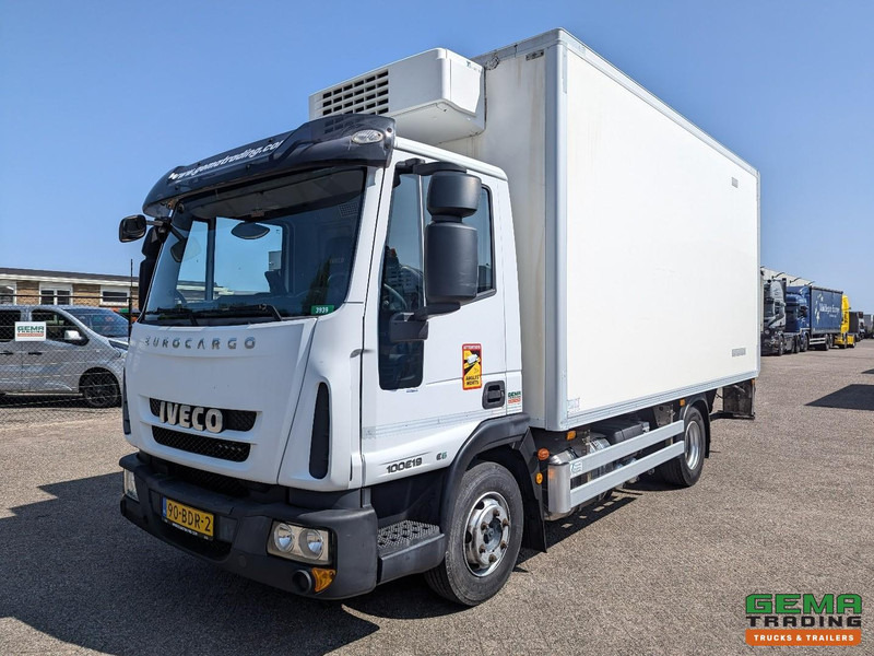 Iveco 100E19 4x2 Eurocargo Dagcab Euro6A - Koel-Vriesbak 4.65m - Thermo King V-600 MAX - 03/2026 APK - Hűtős teherautó: 1 kép. Iveco 100E19 4x2 Eurocargo Dagcab Euro6A - Koel-Vriesbak 4.65m - Thermo King V-600 MAX - 03/2026 APK - Hűtős teherautó: 1 kép.