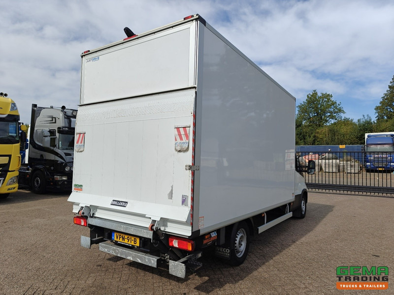 Iveco 35S18 Hi-Matic 4x2 Dagcab Euro6E - Gesloten Bak 4.2M - Laadklep 1000KG - Navi - 03/2026 APK - Dobozos kisteherautó: 4 kép. Iveco 35S18 Hi-Matic 4x2 Dagcab Euro6E - Gesloten Bak 4.2M - Laadklep 1000KG - Navi - 03/2026 APK - Dobozos kisteherautó: 4 kép.