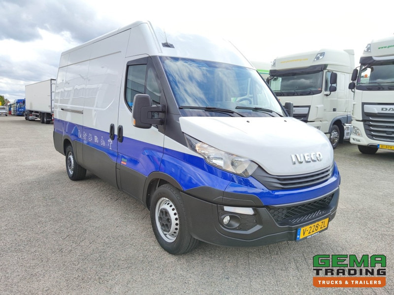Iveco Daily 35S12 Euro6 Bestelbus L2 H2 - Handgeschakeld - Airco (A116) - Furgon: 2 kép. Iveco Daily 35S12 Euro6 Bestelbus L2 H2 - Handgeschakeld - Airco (A116) - Furgon: 2 kép.