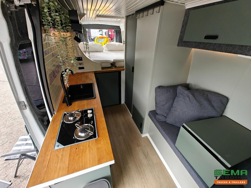 Kempingautó Iveco Daily 5-130 2 Persoons Camper - Airco/Boiler/Toilet - 134.000km - Fiamma Luifel - Fietsendrager - 05/2026 APK: 8 kép. Kempingautó Iveco Daily 5-130 2 Persoons Camper - Airco/Boiler/Toilet - 134.000km - Fiamma Luifel - Fietsendrager - 05/2026 APK: 8 kép.