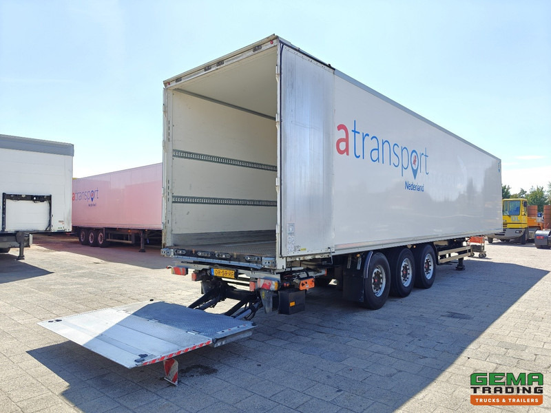 Kögel SKH24 3-Assen SAF - Gesloten Opbouw - LiftAs - Schijfremmen - Laadklep 2000KG - Félpótkocsi dobozos: 1 kép. Kögel SKH24 3-Assen SAF - Gesloten Opbouw - LiftAs - Schijfremmen - Laadklep 2000KG - Félpótkocsi dobozos: 1 kép.