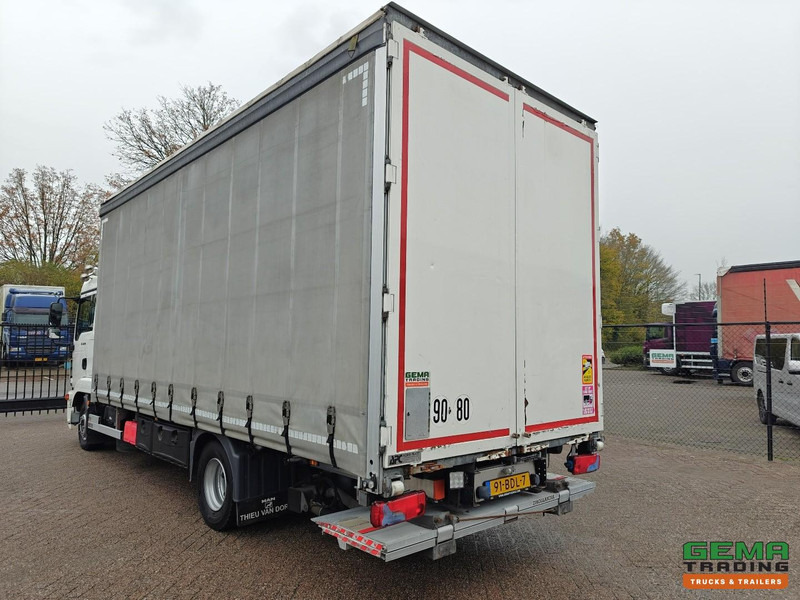 MAN TGL 12.250 4x2 Slaapcab Euro6B - StandAirco - Schuifzeilenbak 6.19m + Laadklep 1500KG - SMARTTacho V2 - 01/2026 APK - Ponyvás teherautó: 4 kép. MAN TGL 12.250 4x2 Slaapcab Euro6B - StandAirco - Schuifzeilenbak 6.19m + Laadklep 1500KG - SMARTTacho V2 - 01/2026 APK - Ponyvás teherautó: 4 kép.
