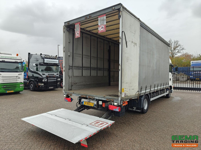 MAN TGL 12.250 4x2 Slaapcab Euro6B - StandAirco - Schuifzeilenbak 6.19m + Laadklep 1500KG - SMARTTacho V2 - 01/2026 APK - Ponyvás teherautó: 2 kép. MAN TGL 12.250 4x2 Slaapcab Euro6B - StandAirco - Schuifzeilenbak 6.19m + Laadklep 1500KG - SMARTTacho V2 - 01/2026 APK - Ponyvás teherautó: 2 kép.