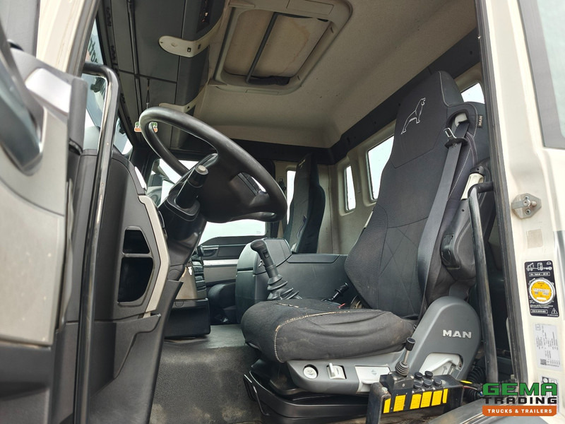 MAN TGS-TGX 26.440 6x4 Dagcabine Euro5 - AJK 20T HaakarmSysteem - Volledig Bladgeveerd - Naafreductie - Handgeschakeld - Horgos rakodó teherautó: 5 kép. MAN TGS-TGX 26.440 6x4 Dagcabine Euro5 - AJK 20T HaakarmSysteem - Volledig Bladgeveerd - Naafreductie - Handgeschakeld - Horgos rakodó teherautó: 5 kép.