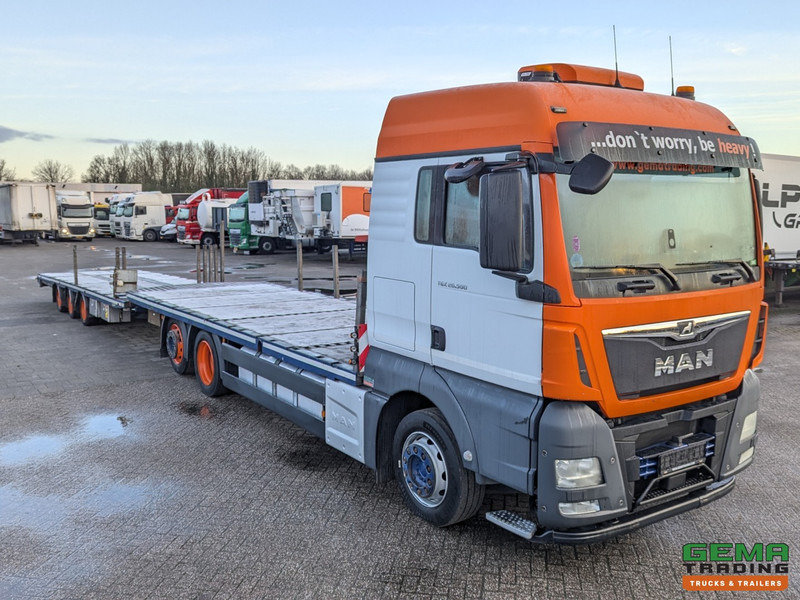 MAN TGX 26.500 6x2/4 LL Euro6 - Retarder + Recker FZ3 3-Assige Aanhanger - Uitschuifbaar - Autószállító teherautó: 3 kép. MAN TGX 26.500 6x2/4 LL Euro6 - Retarder + Recker FZ3 3-Assige Aanhanger - Uitschuifbaar - Autószállító teherautó: 3 kép.