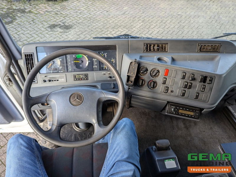 Interior photo 1: Platós teherautó, Darus autó Mercedes-Benz Actros 1831 Sleepcab Euro2 MKG HLK80 3360KG - Air Suspension - Loading Ramp  (V796)