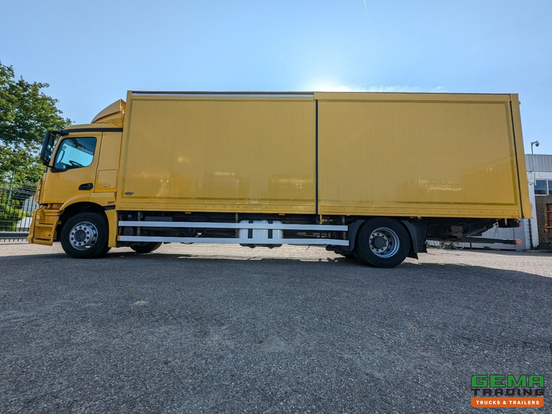 Dobozos felépítményű teherautó Mercedes-Benz Antos 1933 4x2 Dagcab Euro6 - GeslotenBak 8.9m - Schuifwanden + Laadklep 2000KG - Vangmuil: 18 kép.