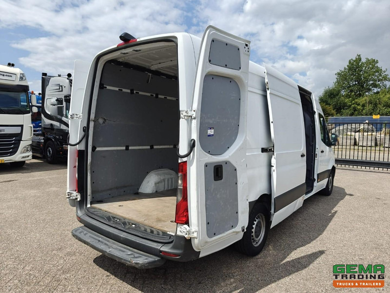 Mercedes-Benz Sprinter 311 CDI L3H2 - Euro6ZF - Automaat - Navigatie - Camera - 06/2026 APK - Kis furgon: 2 kép. Mercedes-Benz Sprinter 311 CDI L3H2 - Euro6ZF - Automaat - Navigatie - Camera - 06/2026 APK - Kis furgon: 2 kép.