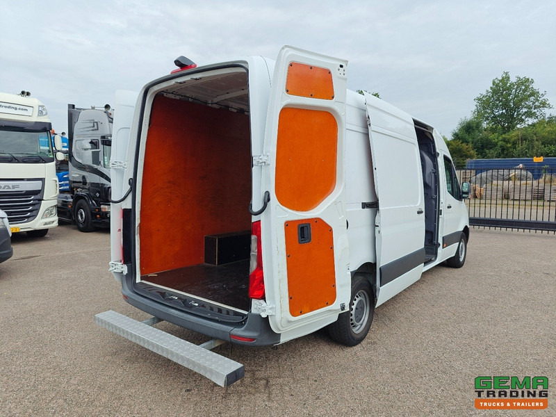Mercedes-Benz Sprinter 314 CDI L3H2 - Euro6ZF - Automaat - Navigatie - Camera - 01/2026APK - Furgon: 2 kép. Mercedes-Benz Sprinter 314 CDI L3H2 - Euro6ZF - Automaat - Navigatie - Camera - 01/2026APK - Furgon: 2 kép.