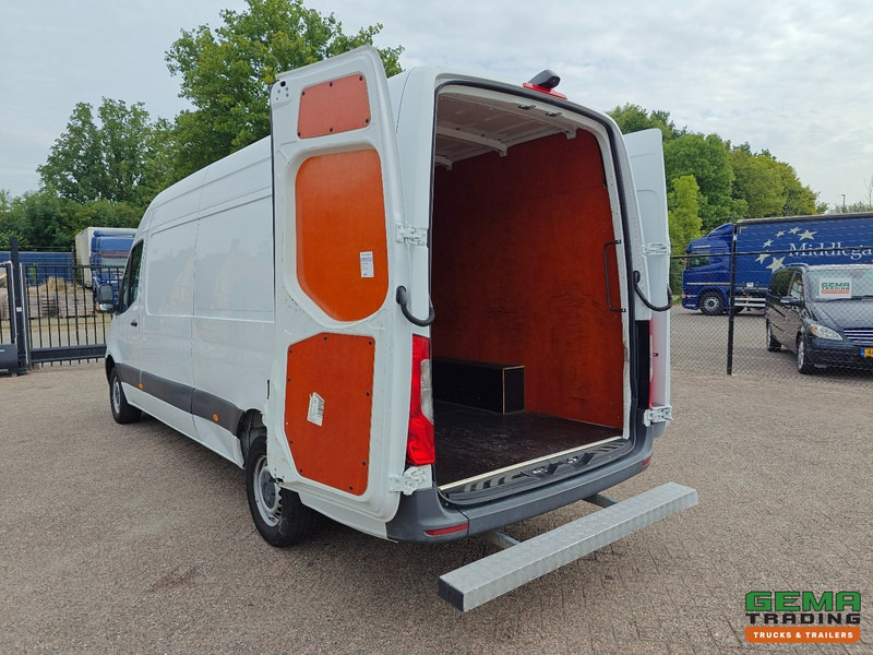 Mercedes-Benz Sprinter 314 CDI L3H2 - Euro6ZF - Automaat - Navigatie - Camera - 01/2026APK - Furgon: 5 kép. Mercedes-Benz Sprinter 314 CDI L3H2 - Euro6ZF - Automaat - Navigatie - Camera - 01/2026APK - Furgon: 5 kép.