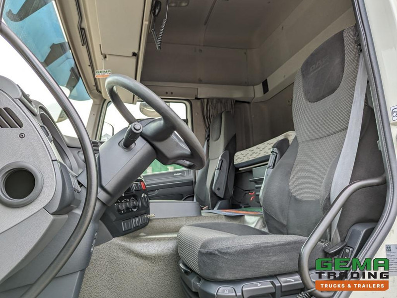 DAF FT CF460 4x2 Euro6 FT CF460 4x2 Spacecab Euro6 - Automaat - ADR equipped - Nyergesvontató: 5 kép. DAF FT CF460 4x2 Euro6 FT CF460 4x2 Spacecab Euro6 - Automaat - ADR equipped - Nyergesvontató: 5 kép.