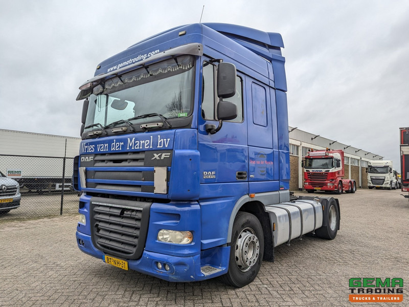 DAF FT XF105.410 4x2 Spacecab Euro5 - Handgeschakeld - NL truck - Nyergesvontató: 1 kép. DAF FT XF105.410 4x2 Spacecab Euro5 - Handgeschakeld - NL truck - Nyergesvontató: 1 kép.