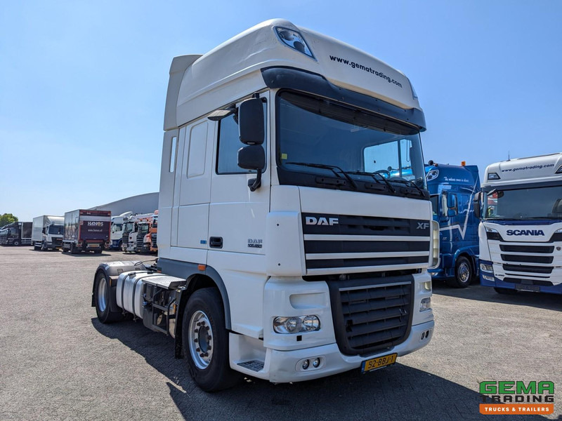 DAF FT XF105.460 4x2 Superspacecab Euro5 EEV - Retarder - Dubbele tanks - Nyergesvontató: 2 kép. DAF FT XF105.460 4x2 Superspacecab Euro5 EEV - Retarder - Dubbele tanks - Nyergesvontató: 2 kép.