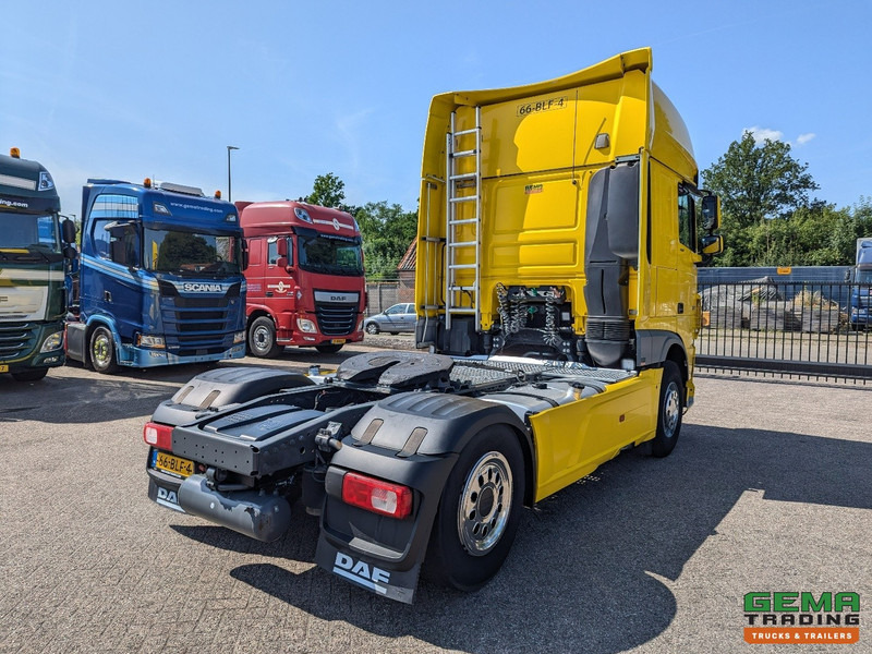 DAF XF 450 FT 4x2 SuperSpaceCab Euro6C - Retarder - Standairco - Dubbele Tanks - SMARTtachoV2 - Nyergesvontató: 3 kép. DAF XF 450 FT 4x2 SuperSpaceCab Euro6C - Retarder - Standairco - Dubbele Tanks - SMARTtachoV2 - Nyergesvontató: 3 kép.