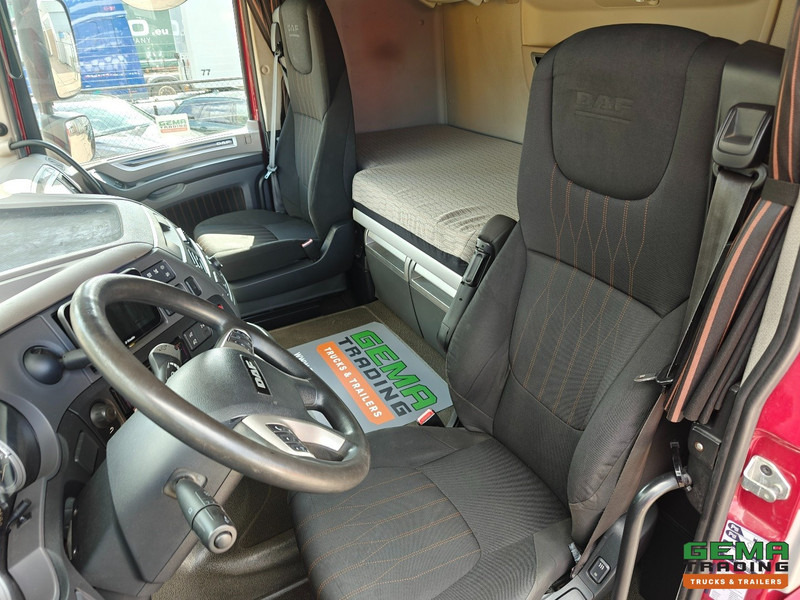 DAF XF 480 FT 4x2 Spacecab Euro6D - Dubbele Tanks - Groot Brandstoffilter - SMARTtachoV2 - 11/2025 APK - Nyergesvontató: 5 kép. DAF XF 480 FT 4x2 Spacecab Euro6D - Dubbele Tanks - Groot Brandstoffilter - SMARTtachoV2 - 11/2025 APK - Nyergesvontató: 5 kép.