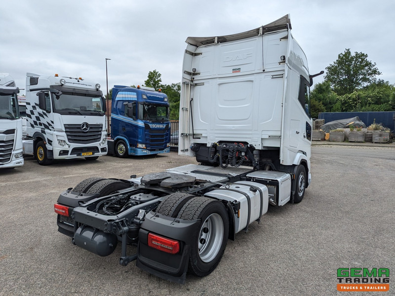 DAF XG+ 4x2 Euro6E - MEGA/Lowdeck - Retarder - Dubbele tanks - MirrorCam - 3 DVS StarRating - Nyergesvontató: 3 kép. DAF XG+ 4x2 Euro6E - MEGA/Lowdeck - Retarder - Dubbele tanks - MirrorCam - 3 DVS StarRating - Nyergesvontató: 3 kép.