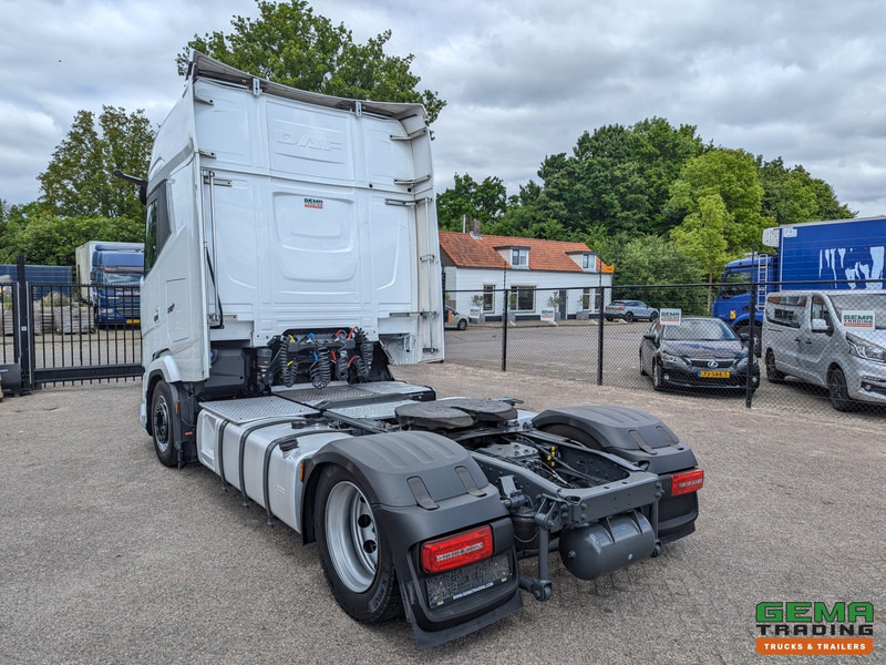 DAF XG+ 4x2 Euro6E - MEGA/Lowdeck - Retarder - Dubbele tanks - MirrorCam - 3 DVS StarRating - Nyergesvontató: 4 kép. DAF XG+ 4x2 Euro6E - MEGA/Lowdeck - Retarder - Dubbele tanks - MirrorCam - 3 DVS StarRating - Nyergesvontató: 4 kép.