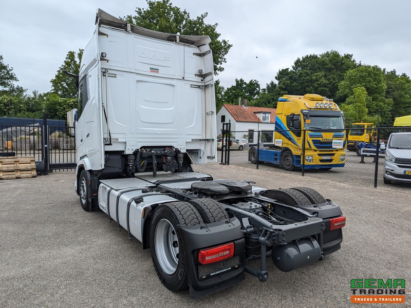 DAF XG+ 4x2 Euro6E - MEGA/Lowdeck - Retarder - Dubbele tanks - MirrorCam - 3 DVS StarRating - Nyergesvontató: 4 kép. DAF XG+ 4x2 Euro6E - MEGA/Lowdeck - Retarder - Dubbele tanks - MirrorCam - 3 DVS StarRating - Nyergesvontató: 4 kép.