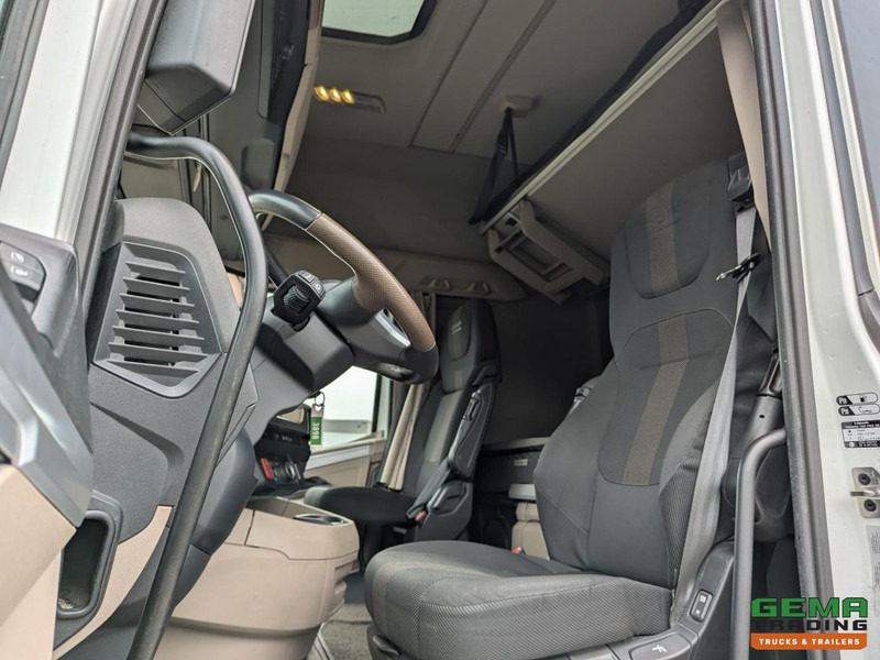 Nyergesvontató DAF XG+ 4x2 Euro6E - MEGA/Lowdeck - Retarder - Dubbele tanks - MirrorCam - 3 DVS StarRating: 5 kép. Nyergesvontató DAF XG+ 4x2 Euro6E - MEGA/Lowdeck - Retarder - Dubbele tanks - MirrorCam - 3 DVS StarRating: 5 kép.