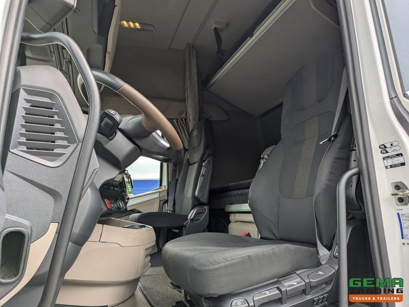 DAF XG+ 4x2 Euro6E - MEGA/Lowdeck - Retarder - Dubbele tanks - MirrorCam - 3 DVS StarRating - Nyergesvontató: 5 kép. DAF XG+ 4x2 Euro6E - MEGA/Lowdeck - Retarder - Dubbele tanks - MirrorCam - 3 DVS StarRating - Nyergesvontató: 5 kép.