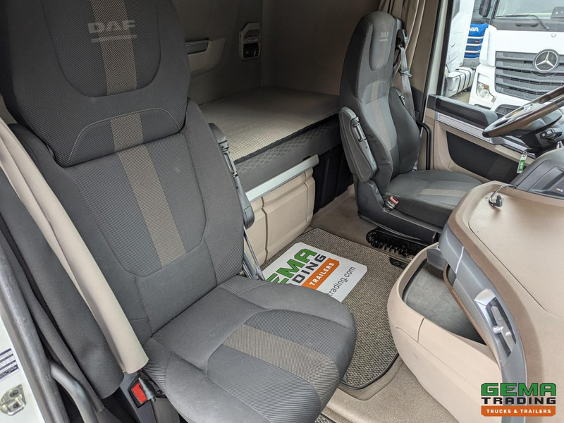 Nyergesvontató DAF XG+ 4x2 Euro6E - MEGA/Lowdeck - Retarder - Dubbele tanks - MirrorCam - 3 DVS StarRating: 6 kép. Nyergesvontató DAF XG+ 4x2 Euro6E - MEGA/Lowdeck - Retarder - Dubbele tanks - MirrorCam - 3 DVS StarRating: 6 kép.