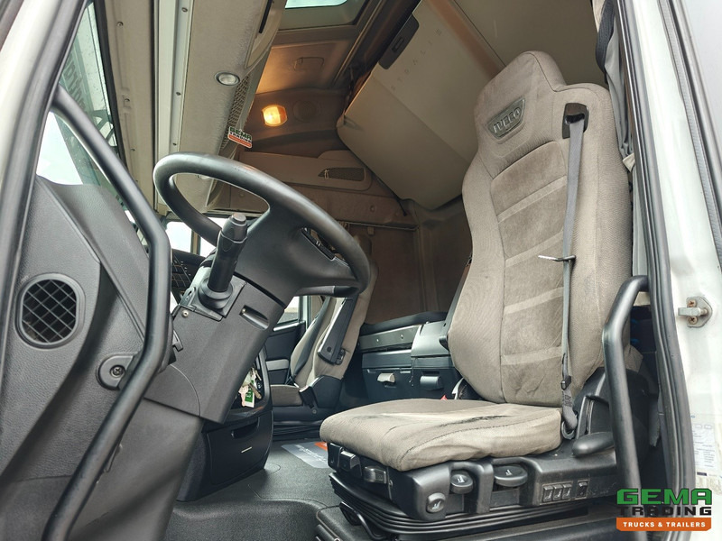 Iveco Stralis 420 Hi-Way 4x2 Euro6A - Dubbele tanks - NL truck - Nyergesvontató: 5 kép. Iveco Stralis 420 Hi-Way 4x2 Euro6A - Dubbele tanks - NL truck - Nyergesvontató: 5 kép.