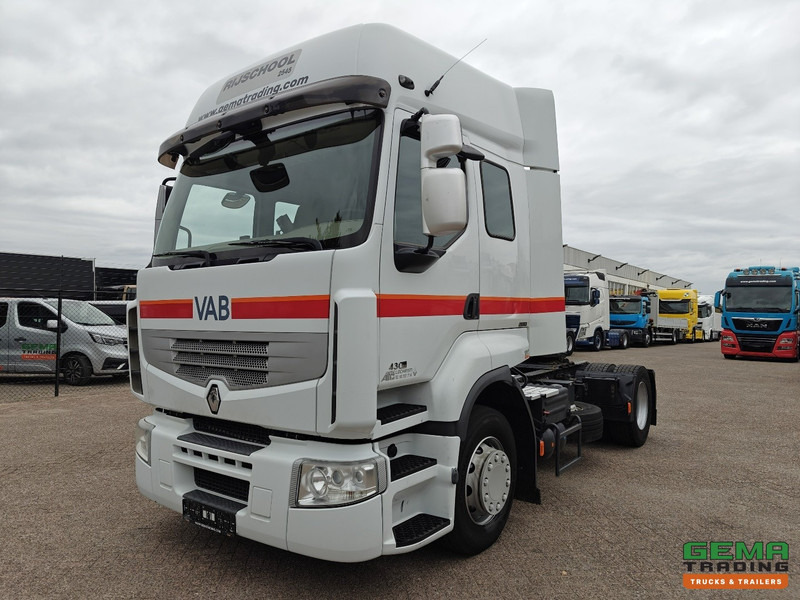 Renault Premium 430 4x2 Dagcab Euro5 - 216.000KM - 4 Zitplaatsen - Rij school - Reserve Wiel - Nyergesvontató: 1 kép. Renault Premium 430 4x2 Dagcab Euro5 - 216.000KM - 4 Zitplaatsen - Rij school - Reserve Wiel - Nyergesvontató: 1 kép.