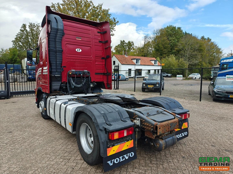 Volvo FH460 4x2 Globetrotter XL Euro5 - Handgeschakeld - Dubbele tanks - Nyergesvontató: 4 kép. Volvo FH460 4x2 Globetrotter XL Euro5 - Handgeschakeld - Dubbele tanks - Nyergesvontató: 4 kép.
