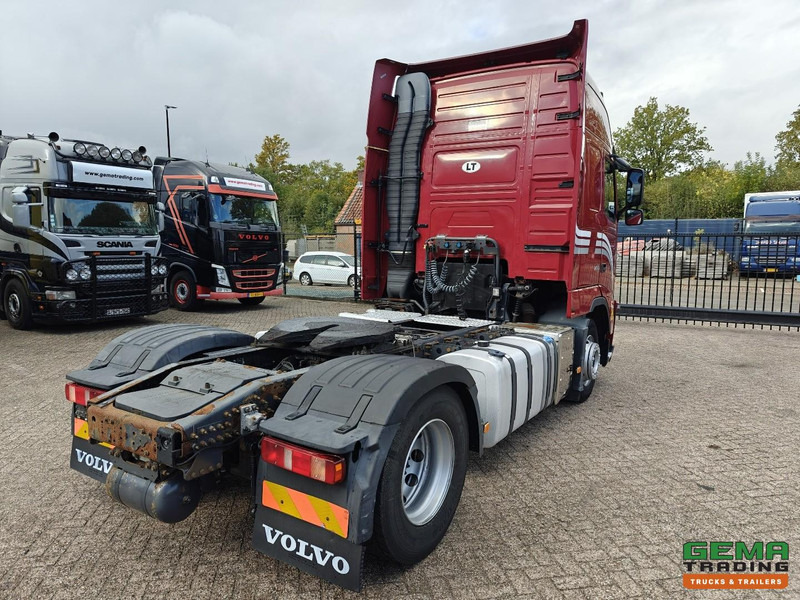 Volvo FH460 4x2 Globetrotter XL Euro5 - Handgeschakeld - Dubbele tanks - Nyergesvontató: 3 kép. Volvo FH460 4x2 Globetrotter XL Euro5 - Handgeschakeld - Dubbele tanks - Nyergesvontató: 3 kép.