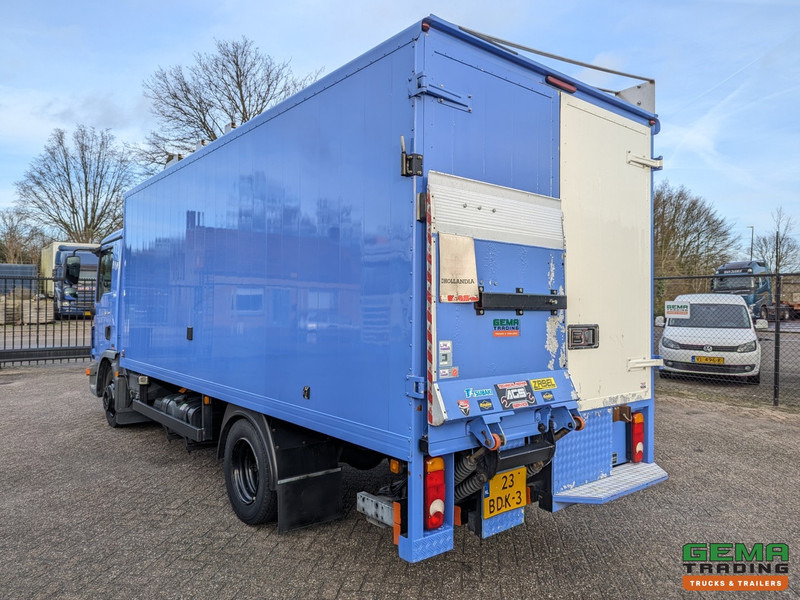 MAN TGL 7.150 4x2 Dagcabine Euro6 - Camper/Kart/Motor/ Mobiele Werkplaats - Laadklep 750KG - Zonnepaneel - Teherautó: 5 kép. MAN TGL 7.150 4x2 Dagcabine Euro6 - Camper/Kart/Motor/ Mobiele Werkplaats - Laadklep 750KG - Zonnepaneel - Teherautó: 5 kép.