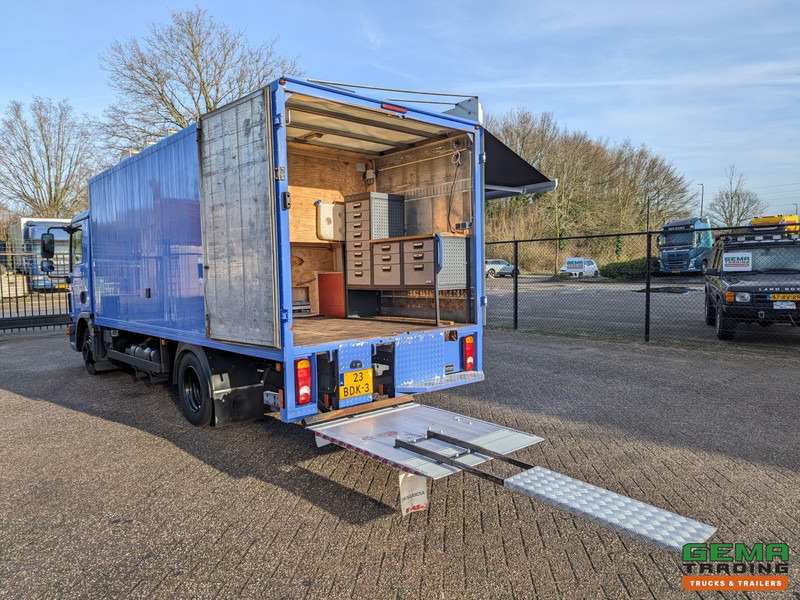 MAN TGL 7.150 4x2 Dagcabine Euro6 - Camper/Kart/Motor/ Mobiele Werkplaats - Laadklep 750KG - Zonnepaneel - Teherautó: 2 kép. MAN TGL 7.150 4x2 Dagcabine Euro6 - Camper/Kart/Motor/ Mobiele Werkplaats - Laadklep 750KG - Zonnepaneel - Teherautó: 2 kép.