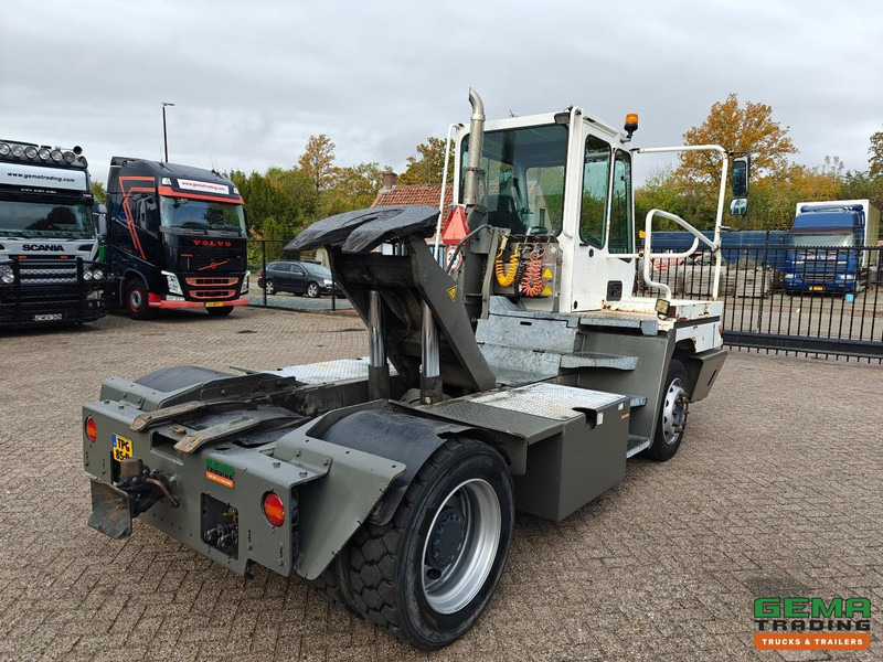 Terberg YT222 Gereviseerde Allison Versnellingsbak - Schotel 27T - Vangmuil - Cummins - Landbouw Kenteken 40km/h - Terminál targoncá: 3 kép. Terberg YT222 Gereviseerde Allison Versnellingsbak - Schotel 27T - Vangmuil - Cummins - Landbouw Kenteken 40km/h - Terminál targoncá: 3 kép.