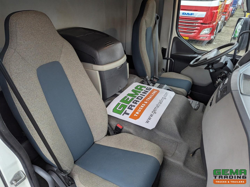 Dobozos felépítményű teherautó Volvo FE320 4x2 Dagcab Euro6 - Gesloten Opbouw 7.6m + Laadklep 2000KG - ZijDeuren - VolledigLuchtgeveerd: 17 kép. Dobozos felépítményű teherautó Volvo FE320 4x2 Dagcab Euro6 - Gesloten Opbouw 7.6m + Laadklep 2000KG - ZijDeuren - VolledigLuchtgeveerd: 17 kép.