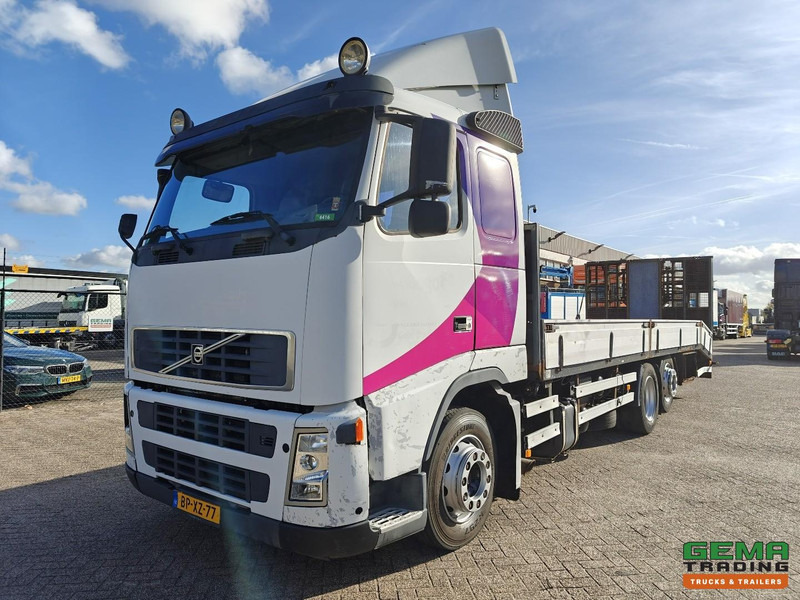 Volvo FH12 6x2 Slaapcab Euro3 - Oprijwagen/Machine Transporter 8.18m + Lier - Hydr.Rampen - SMARTTacho V2 - 02/2026 APK - Autószállító teherautó: 1 kép. Volvo FH12 6x2 Slaapcab Euro3 - Oprijwagen/Machine Transporter 8.18m + Lier - Hydr.Rampen - SMARTTacho V2 - 02/2026 APK - Autószállító teherautó: 1 kép.