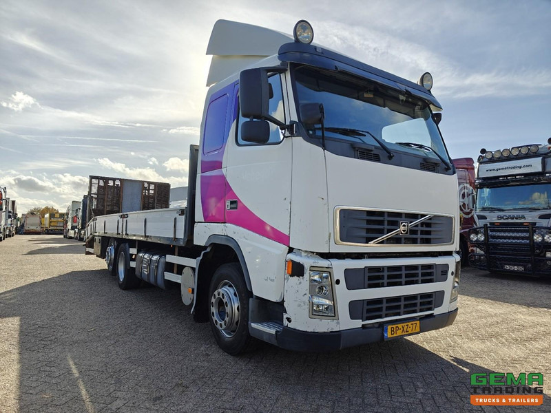 Volvo FH12 6x2 Slaapcab Euro3 - Oprijwagen/Machine Transporter 8.18m + Lier - Hydr.Rampen - SMARTTacho V2 - 02/2026 APK - Autószállító teherautó: 3 kép. Volvo FH12 6x2 Slaapcab Euro3 - Oprijwagen/Machine Transporter 8.18m + Lier - Hydr.Rampen - SMARTTacho V2 - 02/2026 APK - Autószállító teherautó: 3 kép.