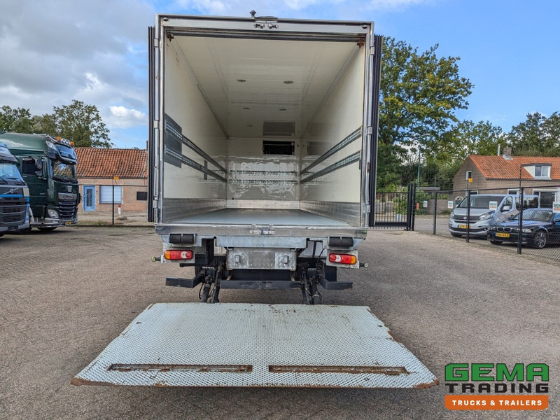 Volvo FL210 4x2 Daycab 18Ton Euro5 Handgeschakeld - Koel-VriesBak 8.38M - Frigo Block - Laadklep 1500KG - Hőszigetelt teherautó: 5 kép. Volvo FL210 4x2 Daycab 18Ton Euro5 Handgeschakeld - Koel-VriesBak 8.38M - Frigo Block - Laadklep 1500KG - Hőszigetelt teherautó: 5 kép.
