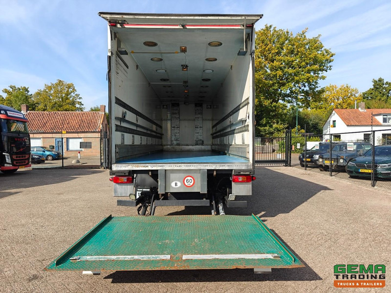 Volvo FM330 4x2 Dagcab Euro5 - KuikenBak 8.4m + Webasto Heater + Dhollandia 2000KG - Állatszállító teherautó: 4 kép. Volvo FM330 4x2 Dagcab Euro5 - KuikenBak 8.4m + Webasto Heater + Dhollandia 2000KG - Állatszállító teherautó: 4 kép.