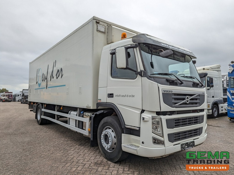 Volvo FM330 4x2 Daycab Euro5 KuikenBak 8.2m + Webasto Heater + Dhollandia 2000KG (V799) - Hűtős teherautó: 4 kép. Volvo FM330 4x2 Daycab Euro5 KuikenBak 8.2m + Webasto Heater + Dhollandia 2000KG (V799) - Hűtős teherautó: 4 kép.