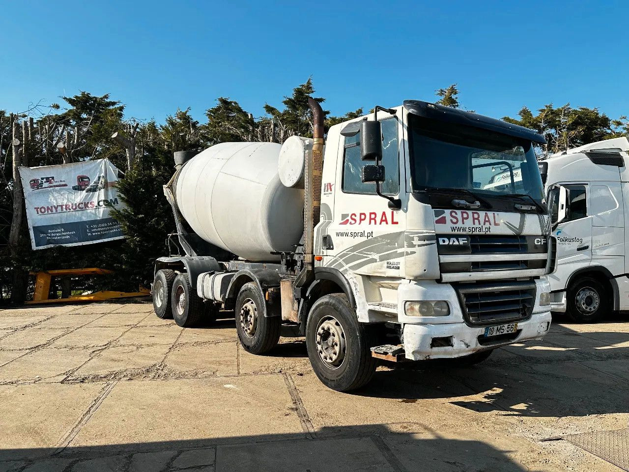 DAF CF 85.430 8X4 9m3 Mixer Spring/Spring ZF Manual - Betonmixer: 1 kép. DAF CF 85.430 8X4 9m3 Mixer Spring/Spring ZF Manual - Betonmixer: 1 kép.