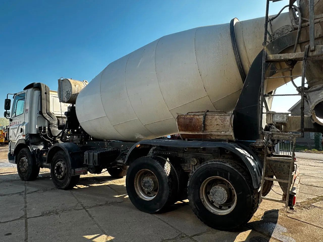 DAF CF 85.430 8X4 9m3 Mixer Spring/Spring ZF Manual - Betonmixer: 3 kép. DAF CF 85.430 8X4 9m3 Mixer Spring/Spring ZF Manual - Betonmixer: 3 kép.