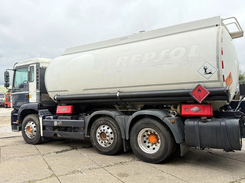 MAN TGA 26.430 6X2 Fuel Tank 21.000L 3 Comp + 2 Pump D20 Engine - Tartályos teherautó: 3 kép. MAN TGA 26.430 6X2 Fuel Tank 21.000L 3 Comp + 2 Pump D20 Engine - Tartályos teherautó: 3 kép.