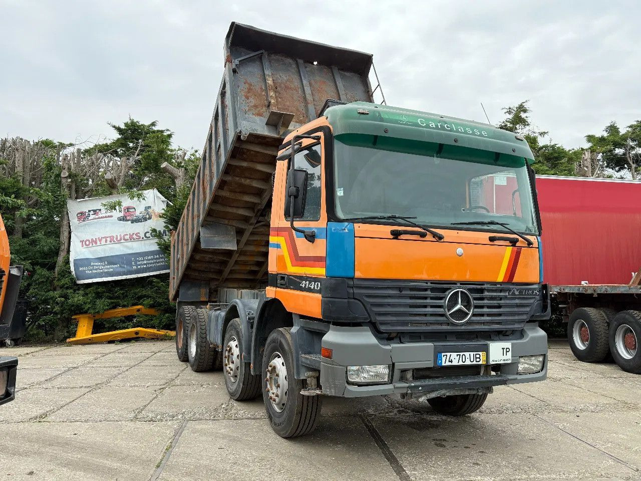 Mercedes-Benz Actros 4140 V6 8X4 Tipper Spring/Spring Manual G - Billenőplatós teherautó: 1 kép. Mercedes-Benz Actros 4140 V6 8X4 Tipper Spring/Spring Manual G - Billenőplatós teherautó: 1 kép.