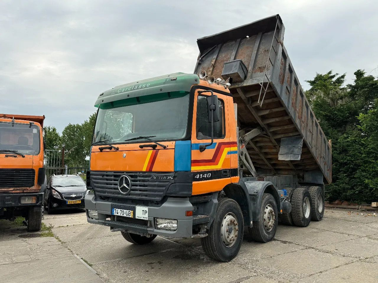 Mercedes-Benz Actros 4140 V6 8X4 Tipper Spring/Spring Manual G - Billenőplatós teherautó: 2 kép. Mercedes-Benz Actros 4140 V6 8X4 Tipper Spring/Spring Manual G - Billenőplatós teherautó: 2 kép.