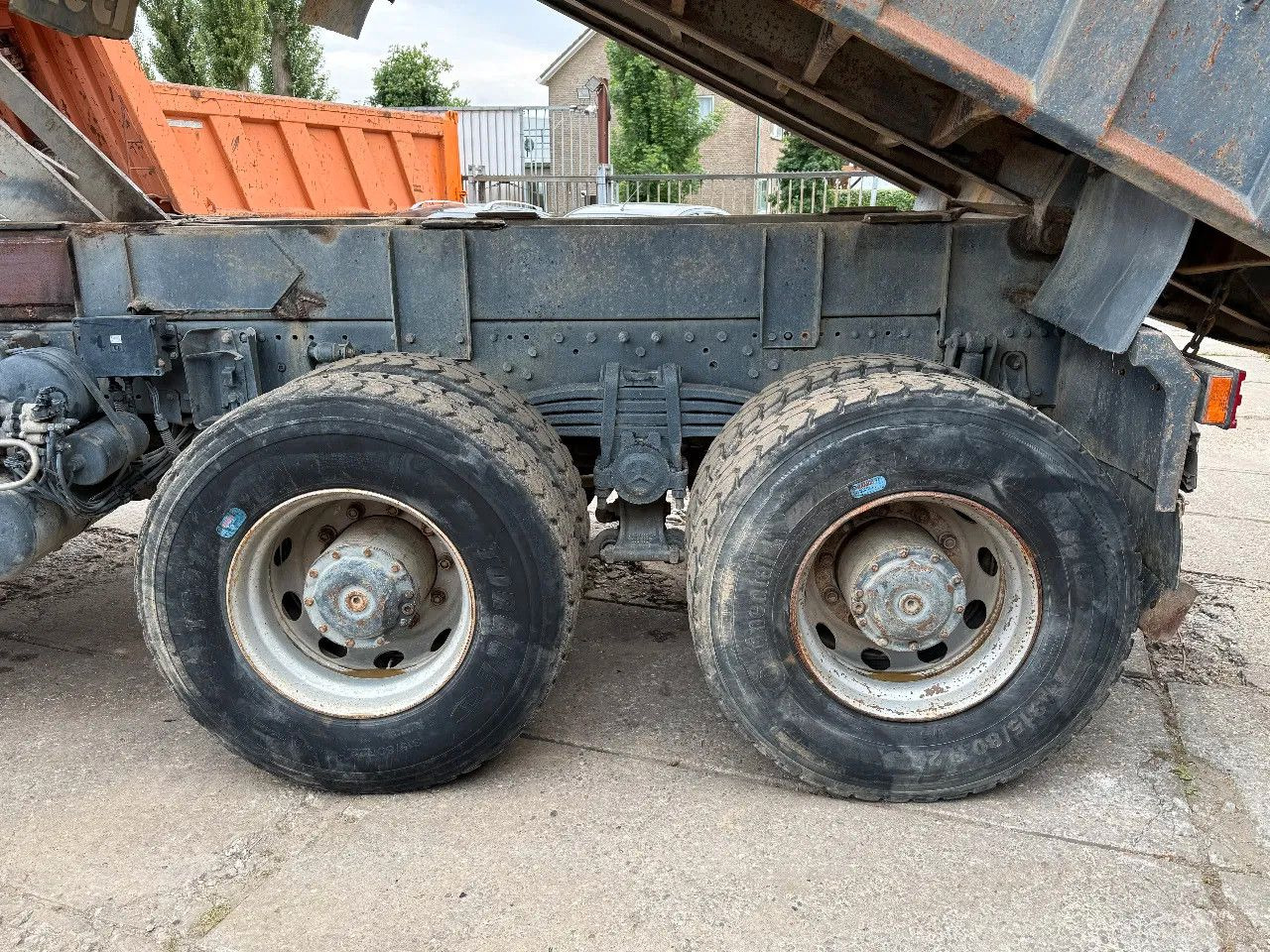 Mercedes-Benz Actros 4140 V6 8X4 Tipper Spring/Spring Manual G - Billenőplatós teherautó: 4 kép. Mercedes-Benz Actros 4140 V6 8X4 Tipper Spring/Spring Manual G - Billenőplatós teherautó: 4 kép.
