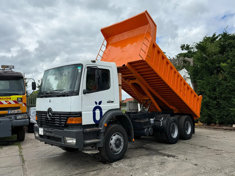 Mercedes-Benz Atego 2628 6X4 Tipper Spring/Spring Manual Gearbox - Billenőplatós teherautó: 2 kép. Mercedes-Benz Atego 2628 6X4 Tipper Spring/Spring Manual Gearbox - Billenőplatós teherautó: 2 kép.