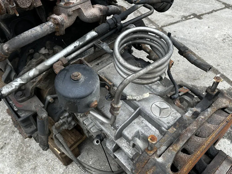 Mercedes-Benz OM 421 V6 Engine with Turbo 340HP + Gearbox - Motor: 5 kép. Mercedes-Benz OM 421 V6 Engine with Turbo 340HP + Gearbox - Motor: 5 kép.
