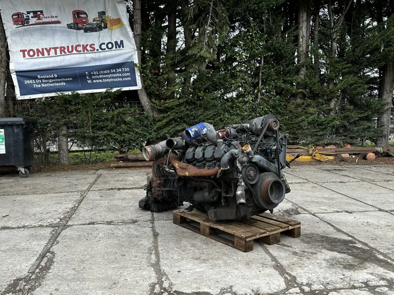 Mercedes-Benz OM 442 V8 Engine 350HP + Gearbox - Motor: 1 kép. Mercedes-Benz OM 442 V8 Engine 350HP + Gearbox - Motor: 1 kép.